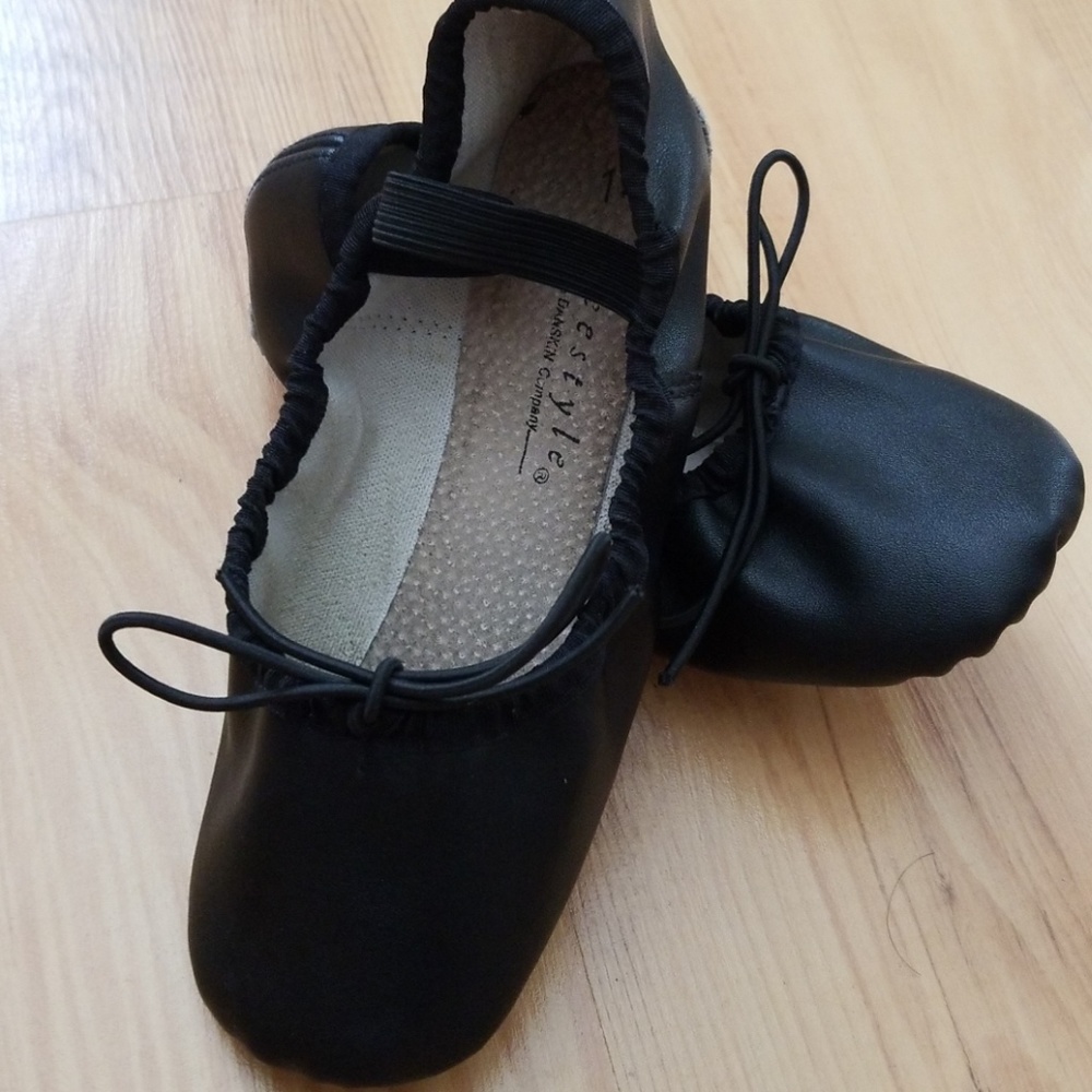 🐞DANSKIN Ballet shoes